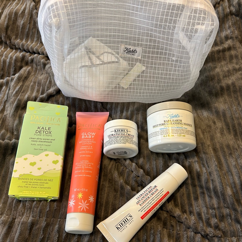 Kiehl's Skincare Collection with White Mesh Bag